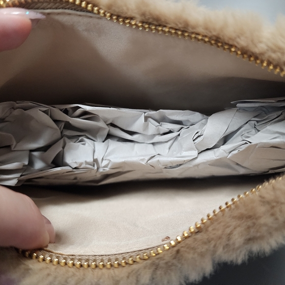 NWT INC Fleece Crossbody oak/camel - Picture 10 of 10